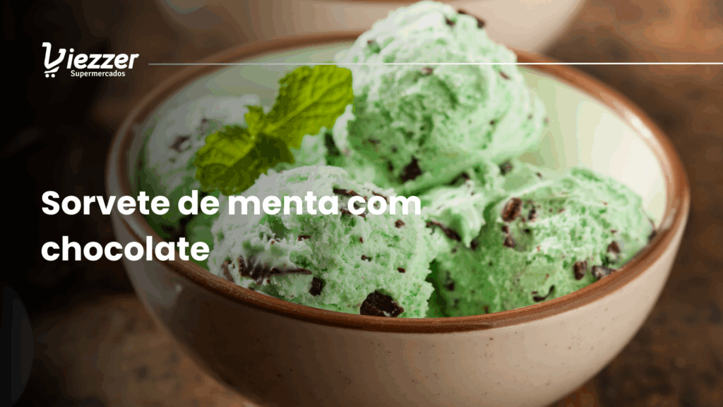 Veja como fazer um delicioso sorvete de menta com chocolate